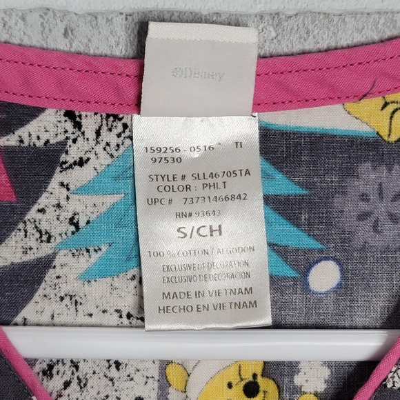 Disney Winnie-the-Pooh and Gang Winter Themed Scrubs Medical Women's Size S - Picture 5 of 11